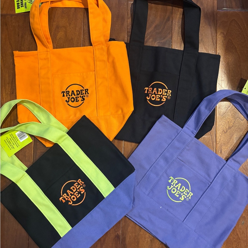 Trader Joe’s Halloween Tote Bag Set